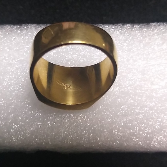 Mens 18k ring. Size as US nickel coin. - Picture 3 of 8